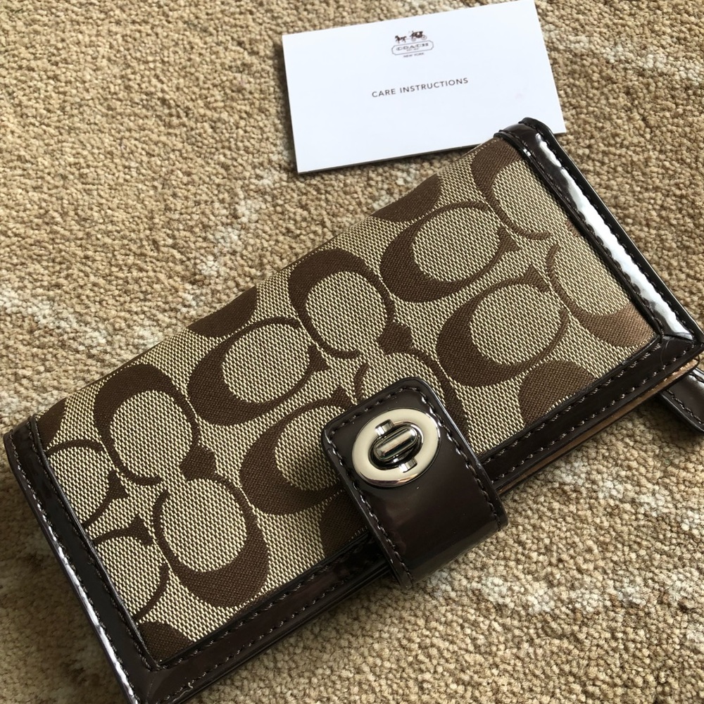 Excellent condition authentic Coach wallet